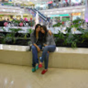 Meet your Posher, Valerie